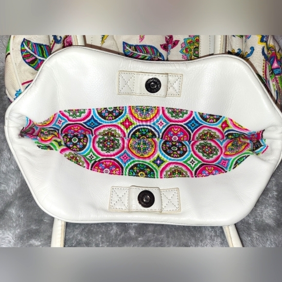 Vera Bradley Shoulder Bag in Palm Beach Gardens - Picture 6 of 12